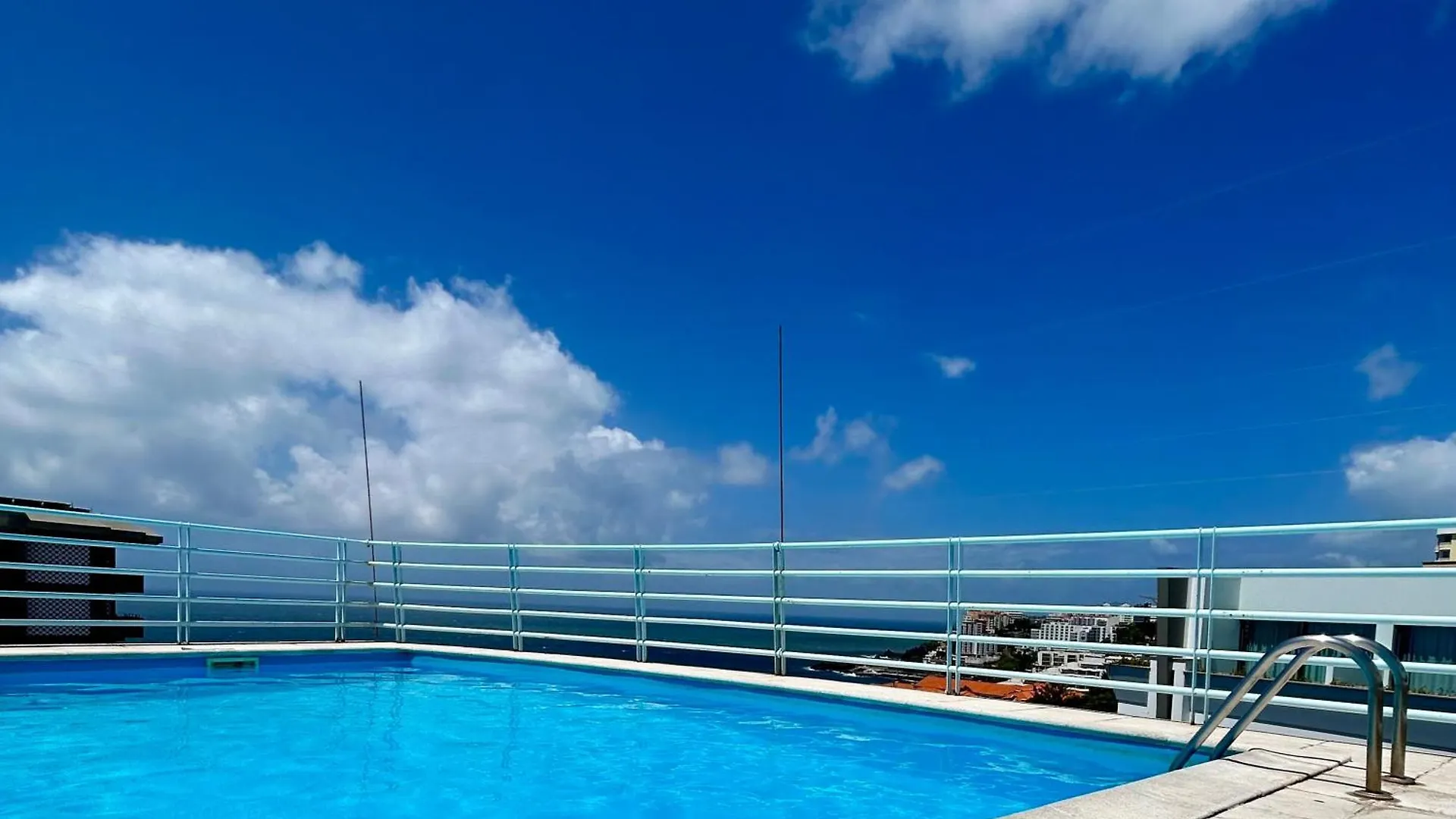 Lido Casa By Ola Madeira contacts